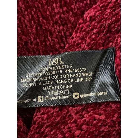 L&B Lucky & Blessed Soft V-Neck Maroon Sweater with Fringe on Sleeves, Size 3X - Picture 9 of 10